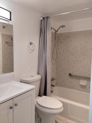 2880 Lake Osborne Drive 209, Lake Worth Beach, FL 33461