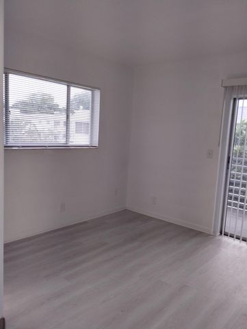 2880 Lake Osborne Drive 209, Lake Worth Beach, FL 33461