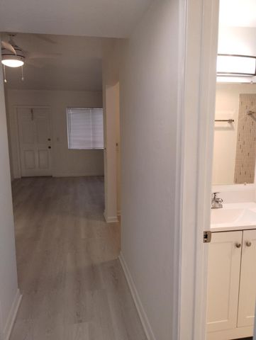 2880 Lake Osborne Drive 209, Lake Worth Beach, FL 33461
