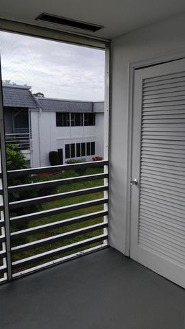 2880 Lake Osborne Drive 209, Lake Worth Beach, FL 33461