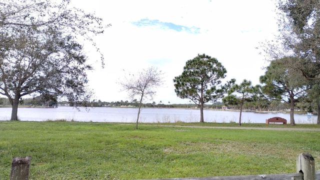 2880 Lake Osborne Drive 209, Lake Worth Beach, FL 33461