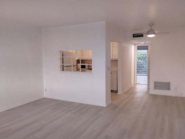 2880 Lake Osborne Drive 209, Lake Worth Beach, FL 33461