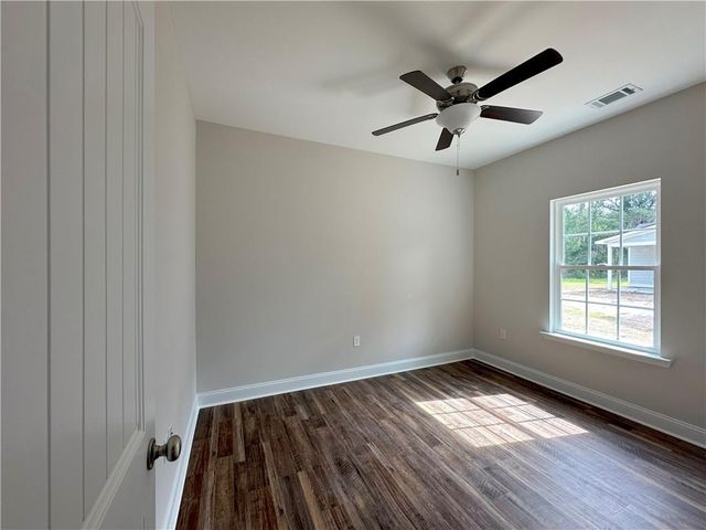 276 Freshwater Lane NE, Ludowici, GA 31316