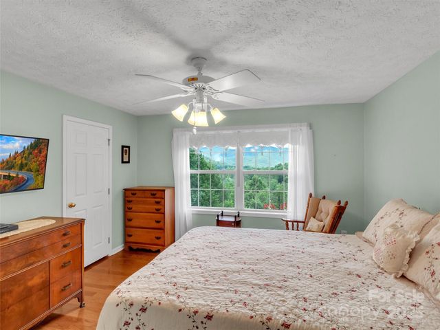 562 Beechwood Drive, Sylva, NC 28779