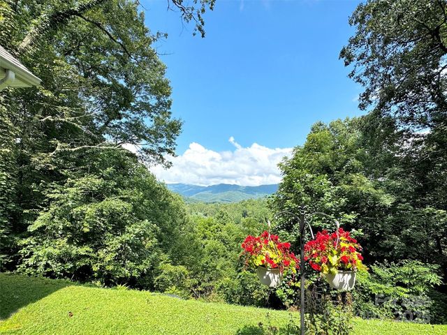 562 Beechwood Drive, Sylva, NC 28779