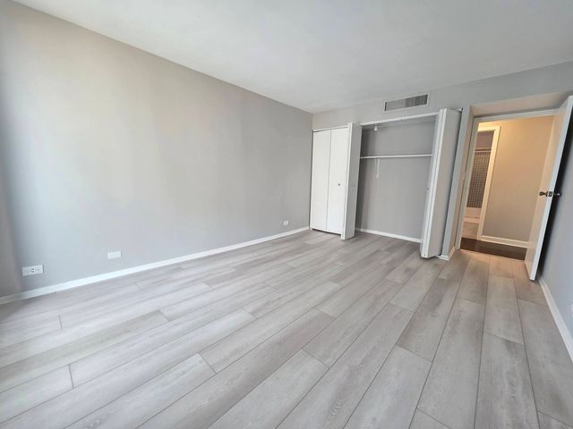 6033 N Sheridan Road 10D, Chicago, IL 60660