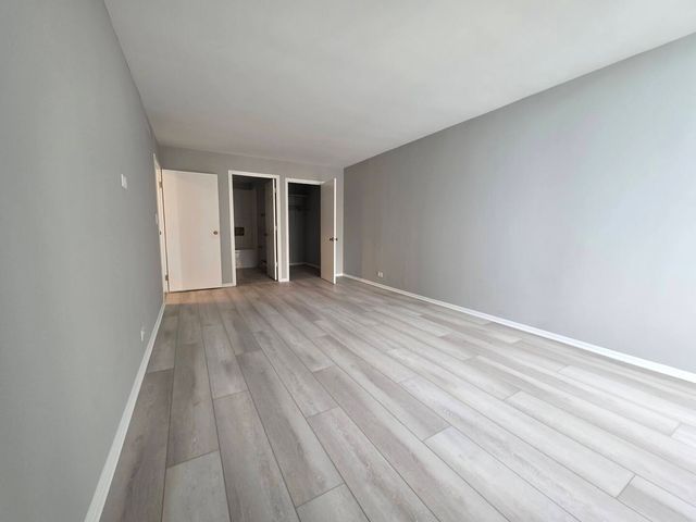 6033 N Sheridan Road 10D, Chicago, IL 60660