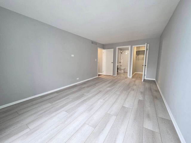 6033 N Sheridan Road 10D, Chicago, IL 60660