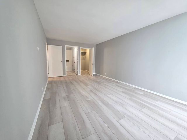 6033 N Sheridan Road 10D, Chicago, IL 60660