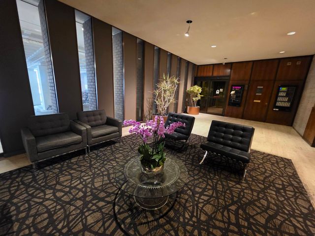 6033 N Sheridan Road 10D, Chicago, IL 60660