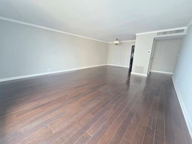 6033 N Sheridan Road 10D, Chicago, IL 60660