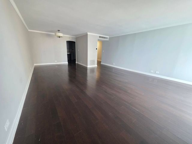 6033 N Sheridan Road 10D, Chicago, IL 60660