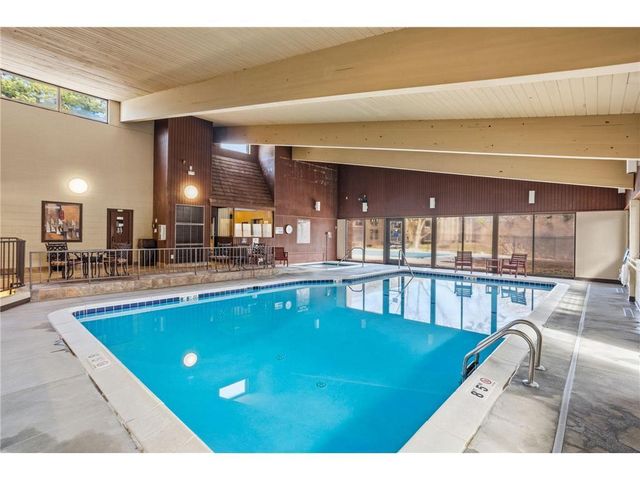 6085 Lincoln Drive 225, Edina, MN 55436