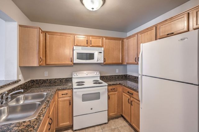 2111 Sealion Drive 207, Las Vegas, NV 89128