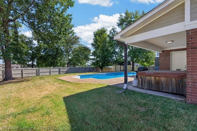 9300 Bridgeford Circle, Fort Smith, AR 72908