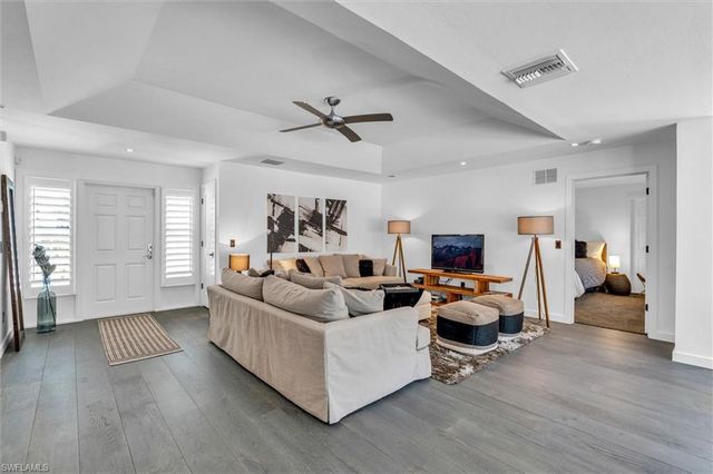 1627 Murex LN, Naples, FL 34102