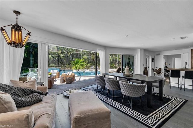 1627 Murex LN, Naples, FL 34102