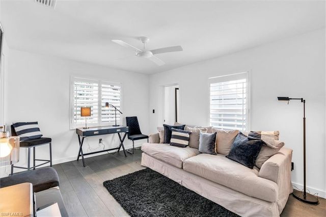 1627 Murex LN, Naples, FL 34102