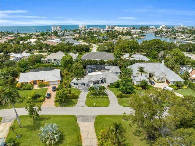 1627 Murex LN, Naples, FL 34102