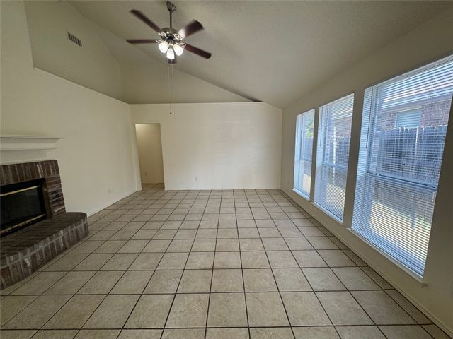 8045 Cannonwood Drive, Fort Worth, TX 76137