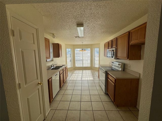 8045 Cannonwood Drive, Fort Worth, TX 76137