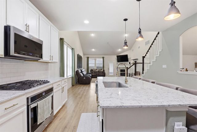 119 Duroc DR, Hutto, TX 78634