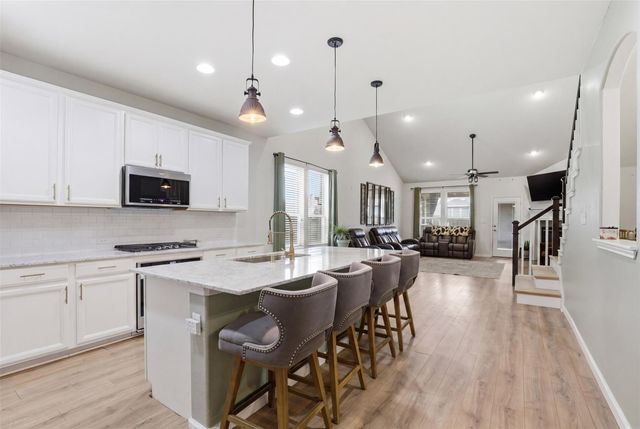 119 Duroc DR, Hutto, TX 78634