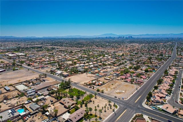 6313 Varna Avenue, Las Vegas, NV 89110