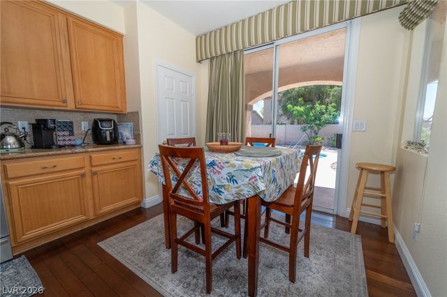 6313 Varna Avenue, Las Vegas, NV 89110