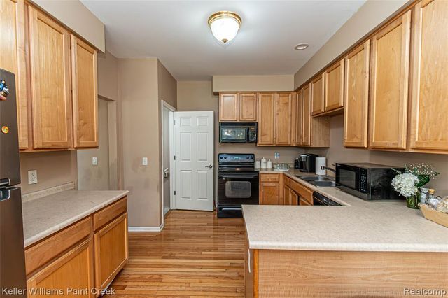 41544 Mitchell Road, Novi, MI 48377