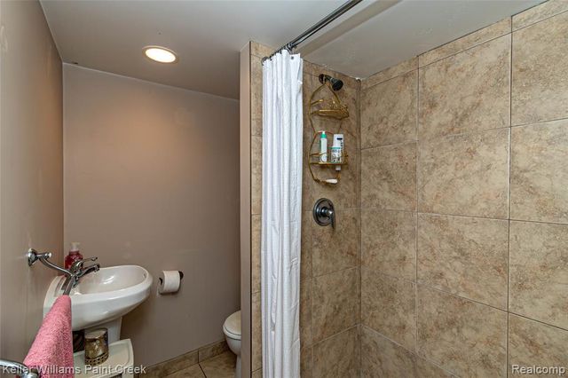 41544 Mitchell Road, Novi, MI 48377