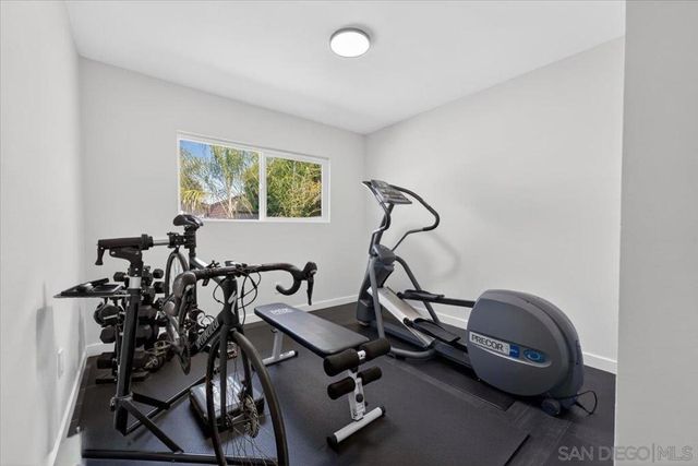 3945 Biddle St., San Diego, CA 92111