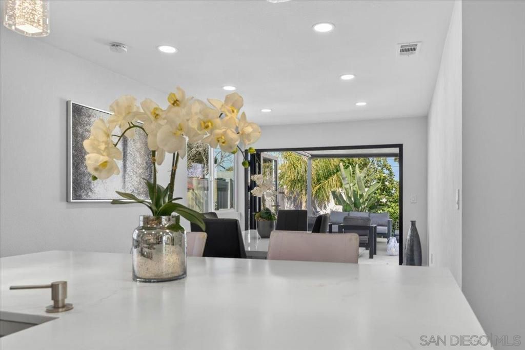 Image 13 of property listing at 3945 Biddle St., San Diego, CA 92111