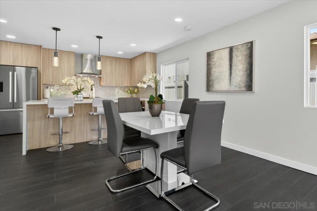 Image 14 of property listing at 3945 Biddle St., San Diego, CA 92111