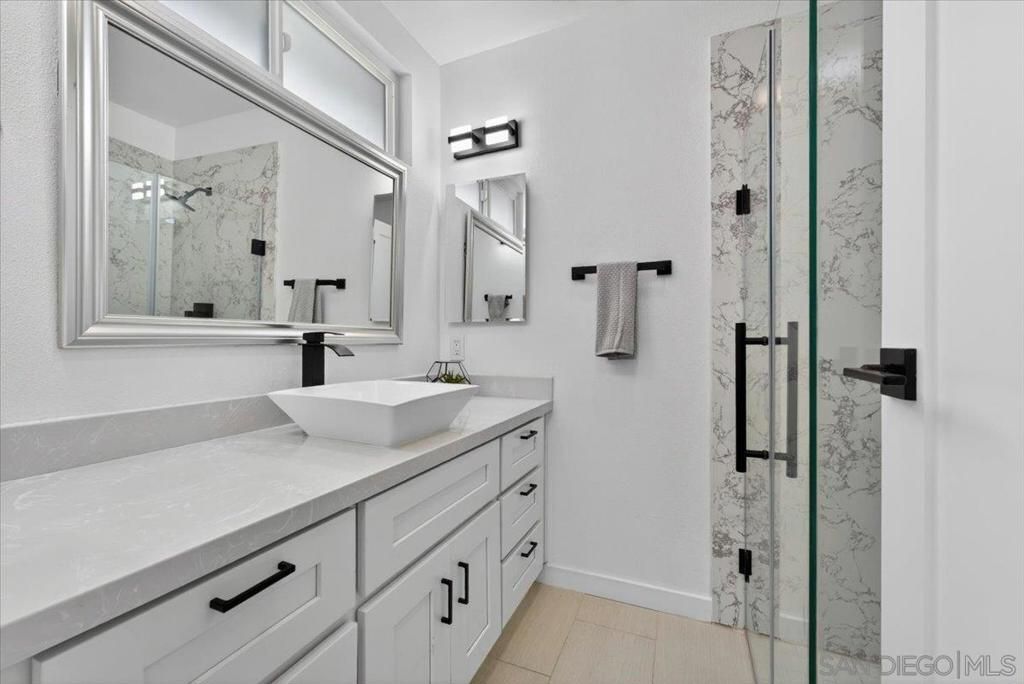 Image 19 of property listing at 3945 Biddle St., San Diego, CA 92111