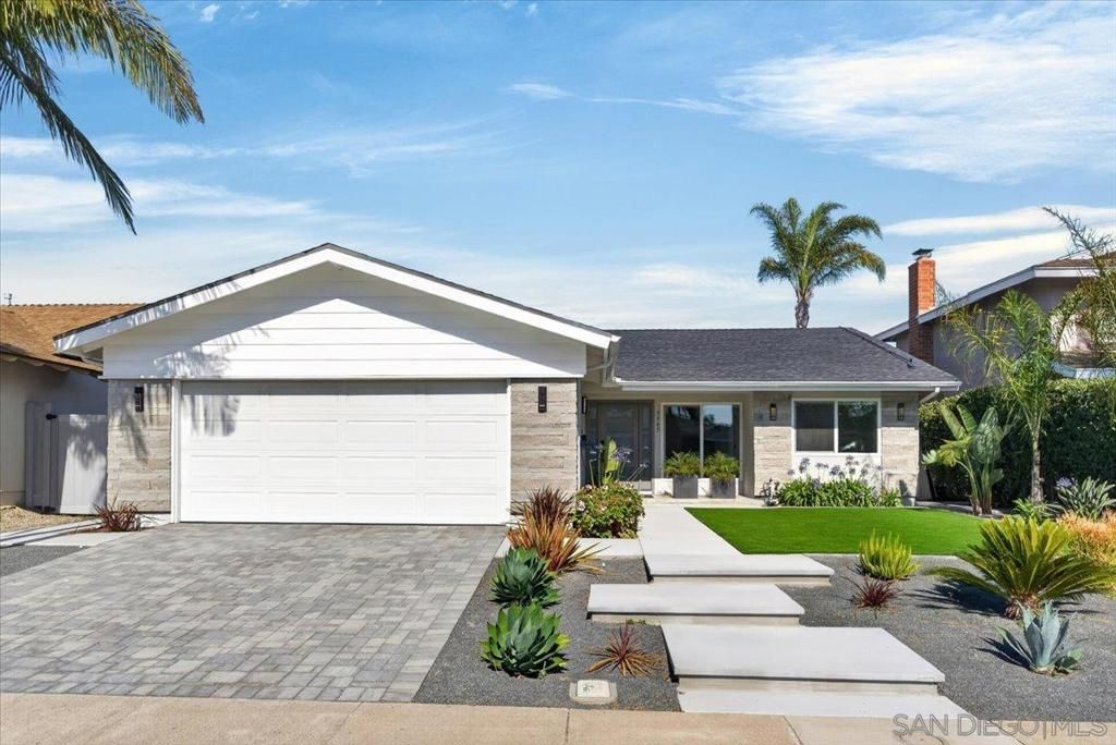 Image 2 of property listing at 3945 Biddle St., San Diego, CA 92111