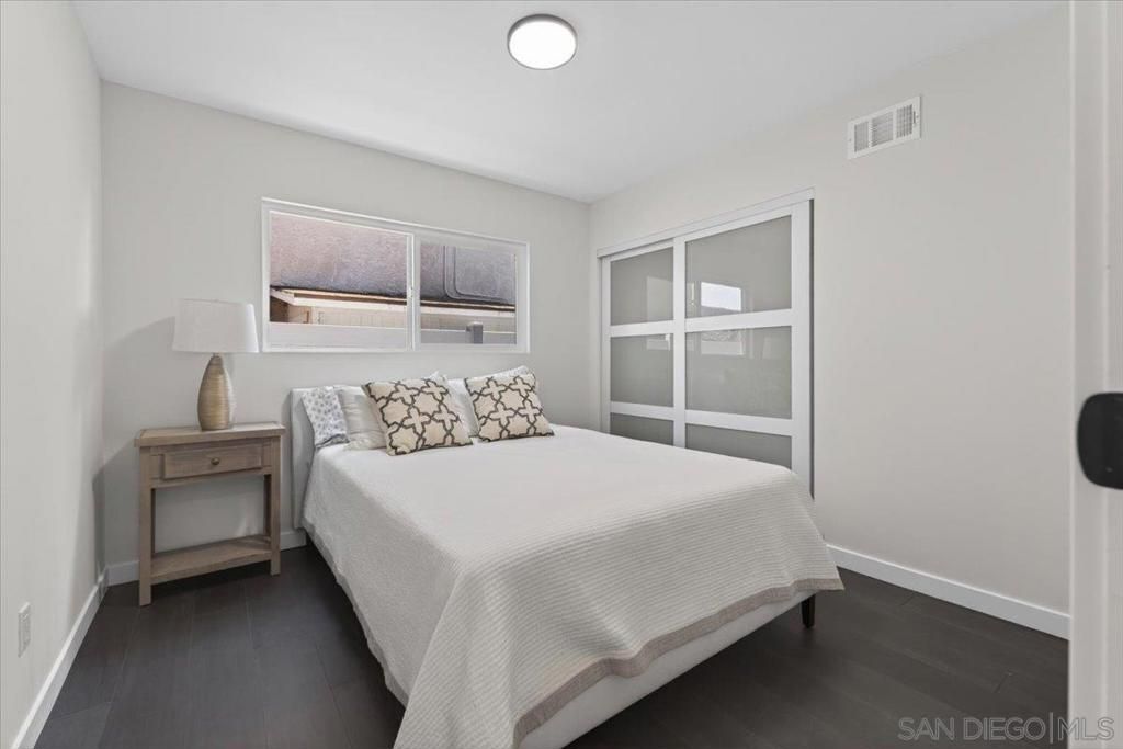 Image 23 of property listing at 3945 Biddle St., San Diego, CA 92111