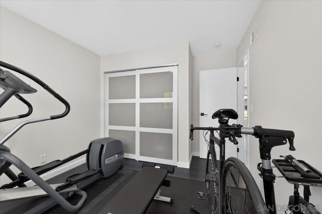 Image 25 of property listing at 3945 Biddle St., San Diego, CA 92111