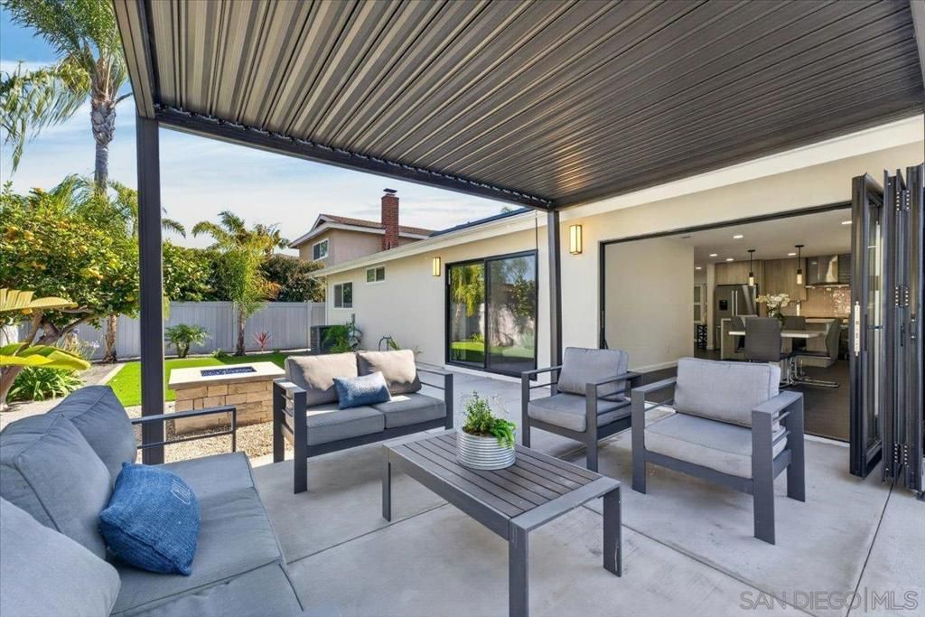 Image 32 of property listing at 3945 Biddle St., San Diego, CA 92111