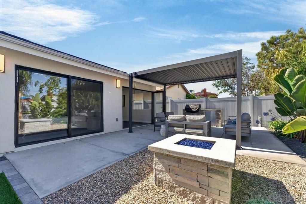 Image 37 of property listing at 3945 Biddle St., San Diego, CA 92111