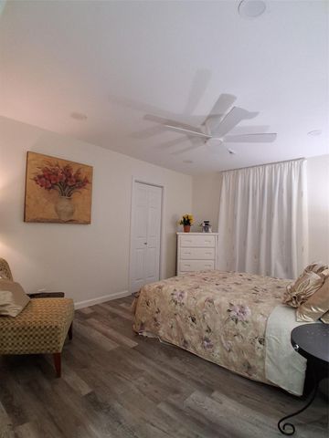212 Magnolia Point Drive, Houston, TX 77336
