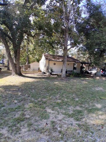 212 Magnolia Point Drive, Houston, TX 77336