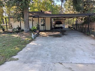212 Magnolia Point Drive, Houston, TX 77336