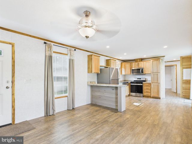 140 RUSTIQUE DR, York, PA 17408