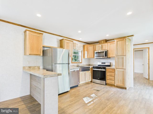 140 RUSTIQUE DR, York, PA 17408