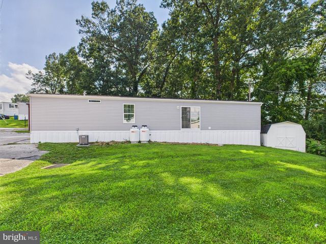 140 RUSTIQUE DR, York, PA 17408