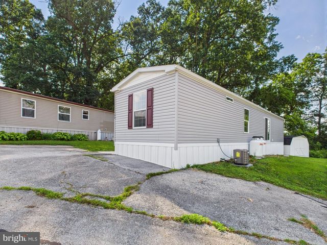140 RUSTIQUE DR, York, PA 17408