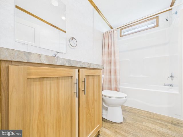 140 RUSTIQUE DR, York, PA 17408