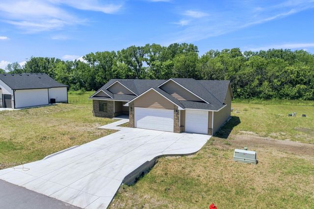 635 S Arbor Valley Way, Valley Center, KS 67147