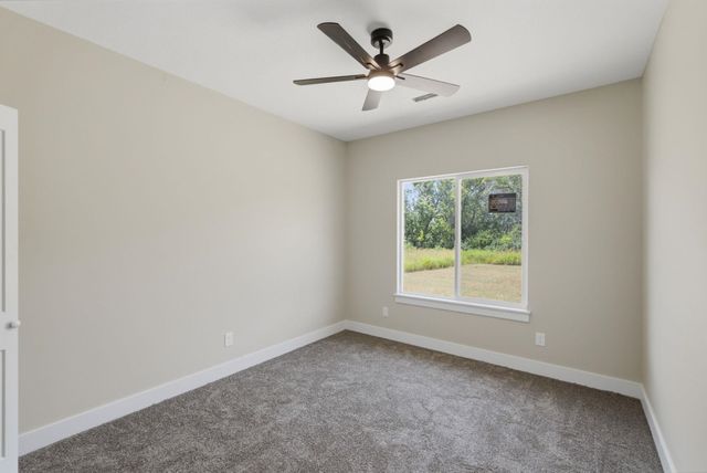 635 S Arbor Valley Way, Valley Center, KS 67147